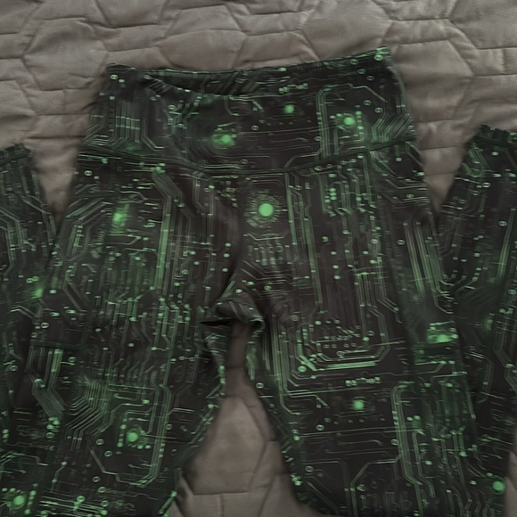 NWOT full length CVG leggings - Picture 3 of 3